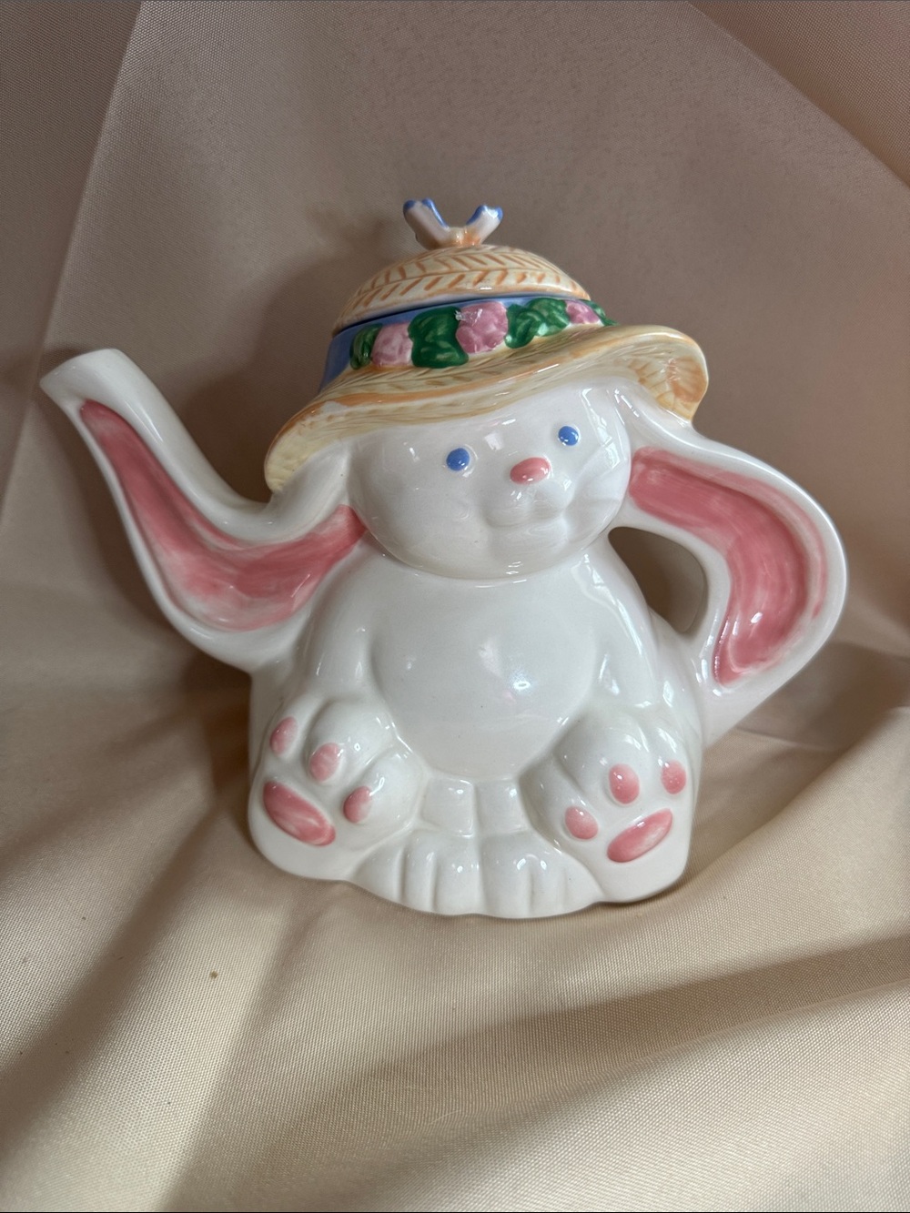 Vintage Treasure Craft Ceramic Bonnet Bunny Teapot